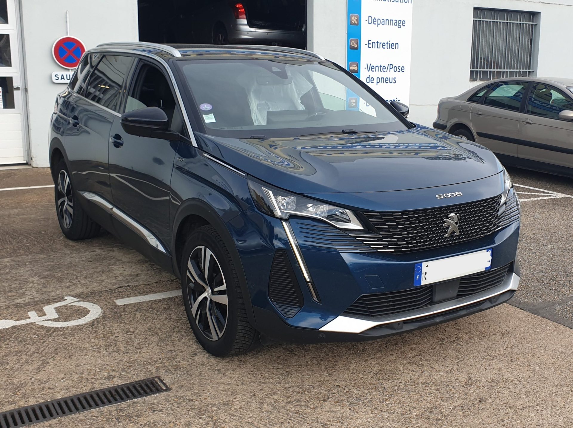 PEUGEOT 5008 1.2 PURETECH 130 GT EAT8