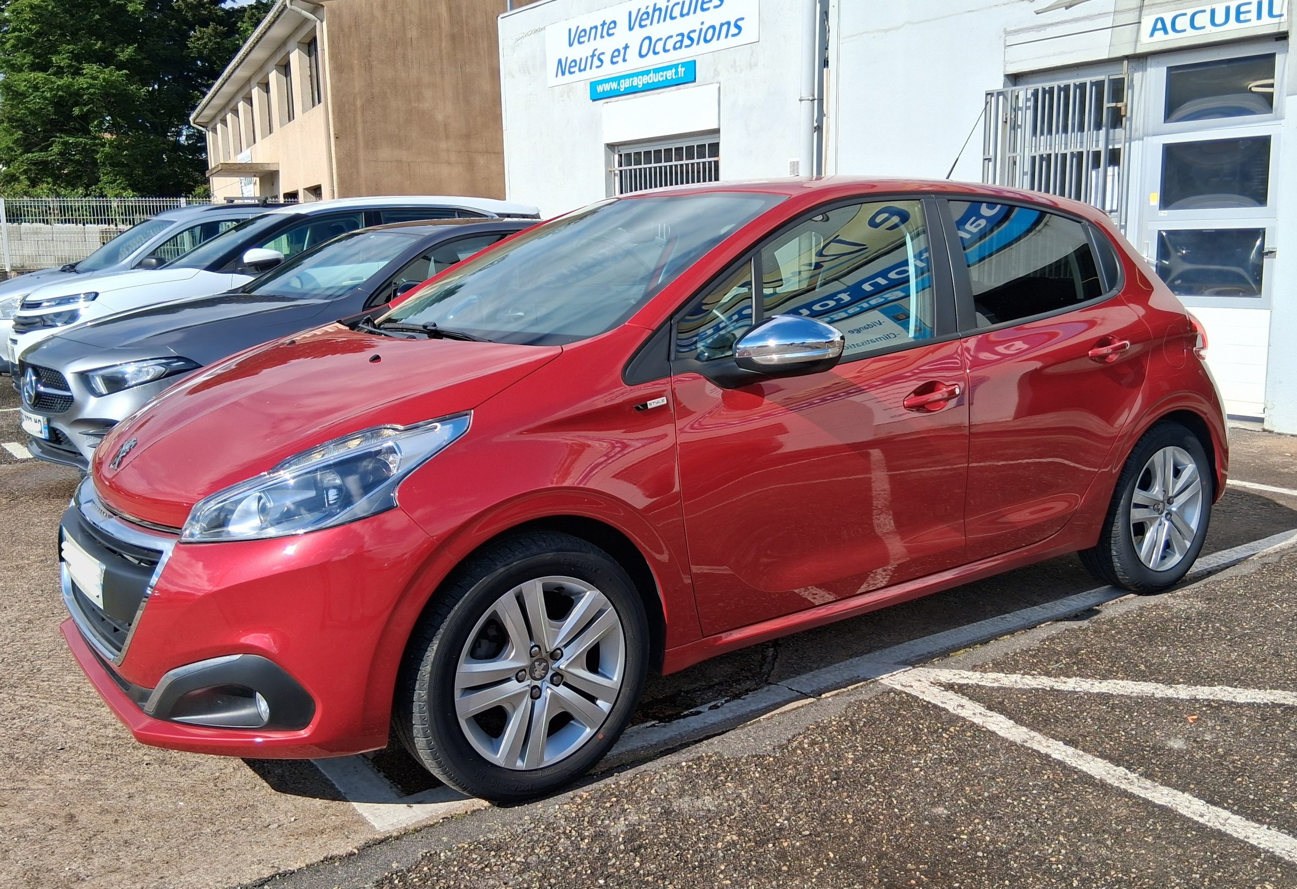 PEUGEOT 208 1.2 PURETECH 82 STYLE